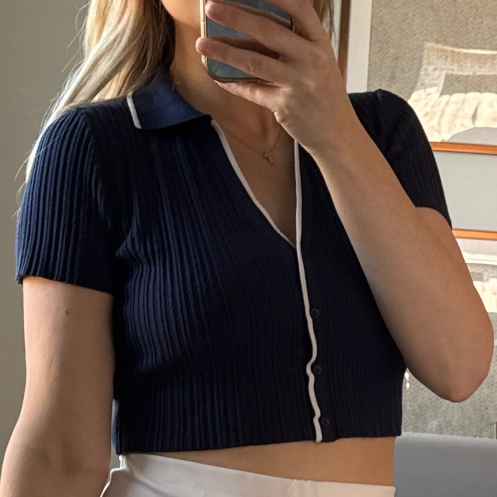 Navy & White Ribbed Old Money Preppy Style Button-Up Crop Top - Picture 8 of 13